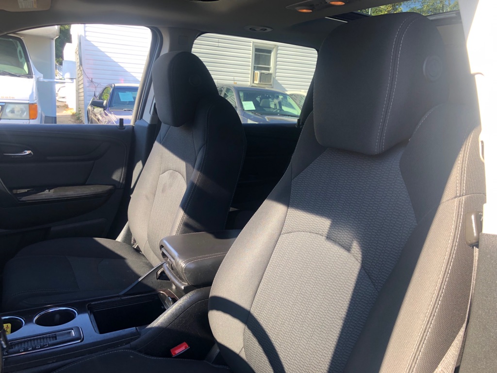 Photo 16 of this CHEVROLET TRAVERSE
