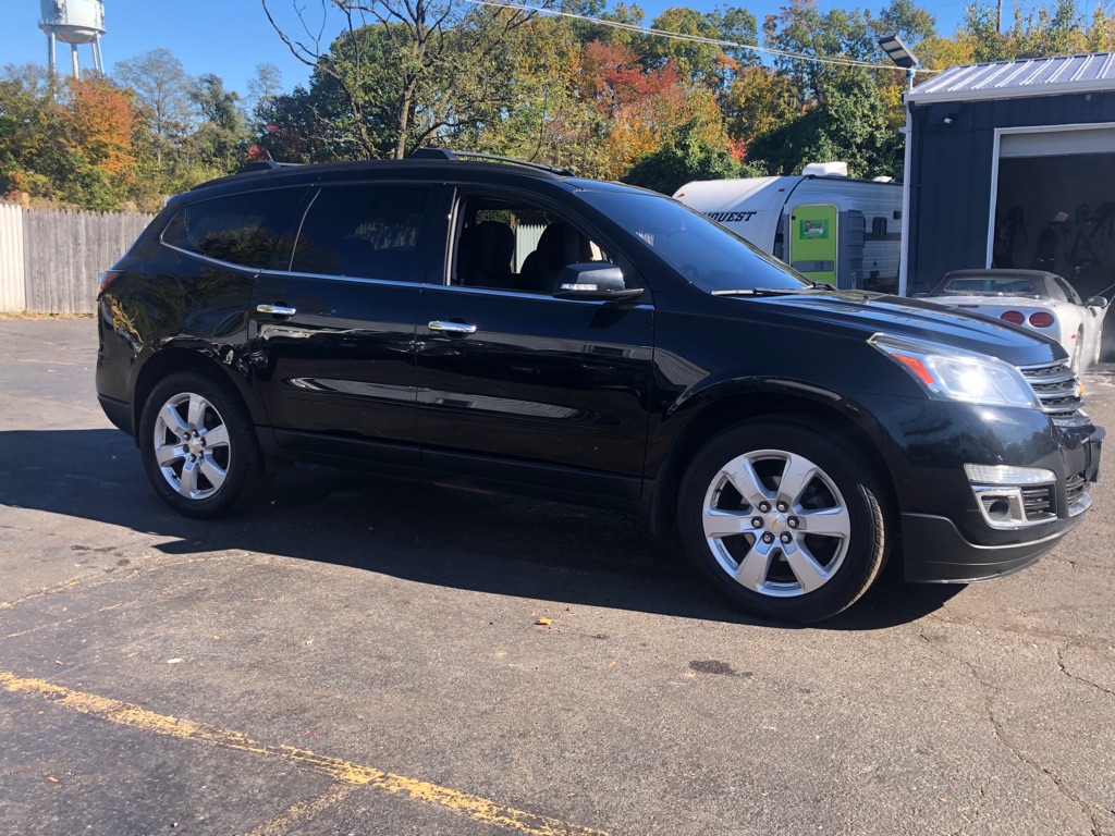 Photo 8 of this CHEVROLET TRAVERSE