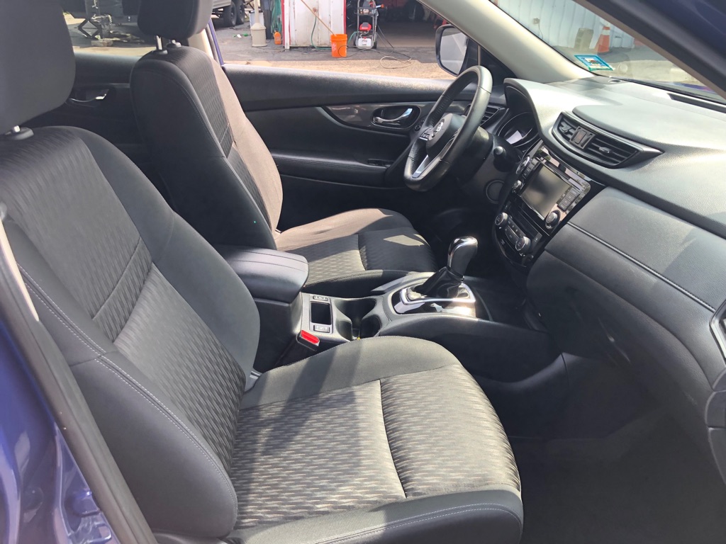 Photo 17 of this NISSAN ROGUE