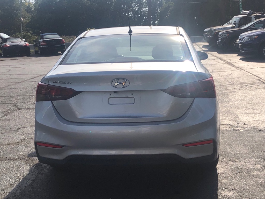 Photo 5 of this HYUNDAI ACCENT