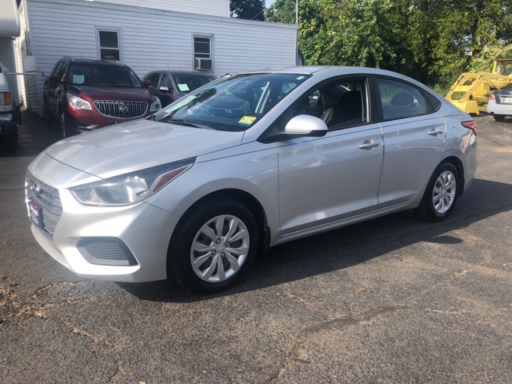 Photo 2 of this HYUNDAI ACCENT