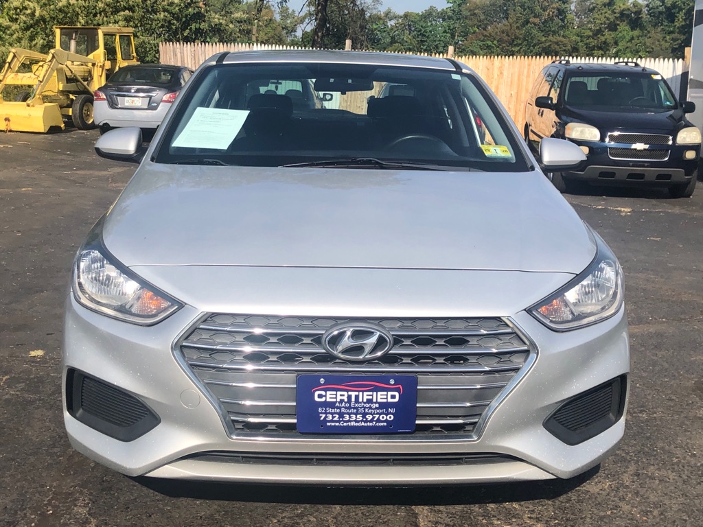 Photo 9 of this HYUNDAI ACCENT