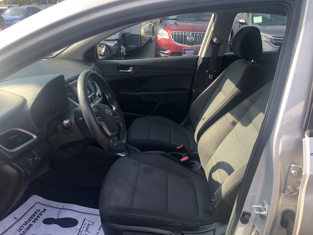 Photo 10 of this HYUNDAI ACCENT