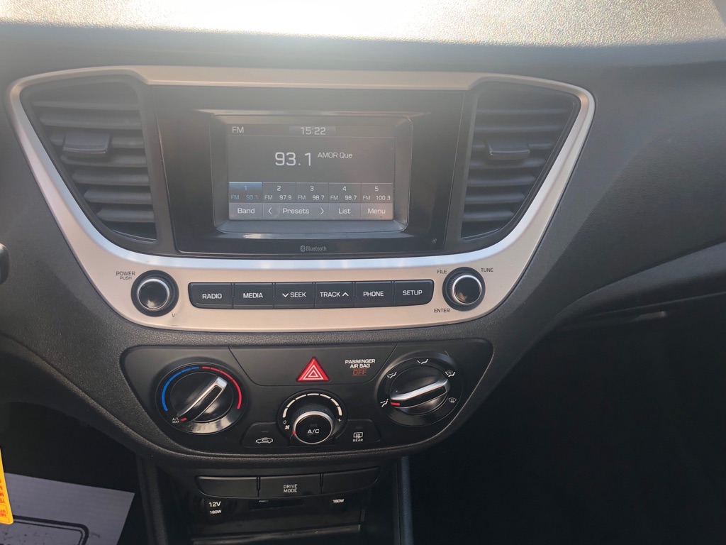 Photo 24 of this HYUNDAI ACCENT