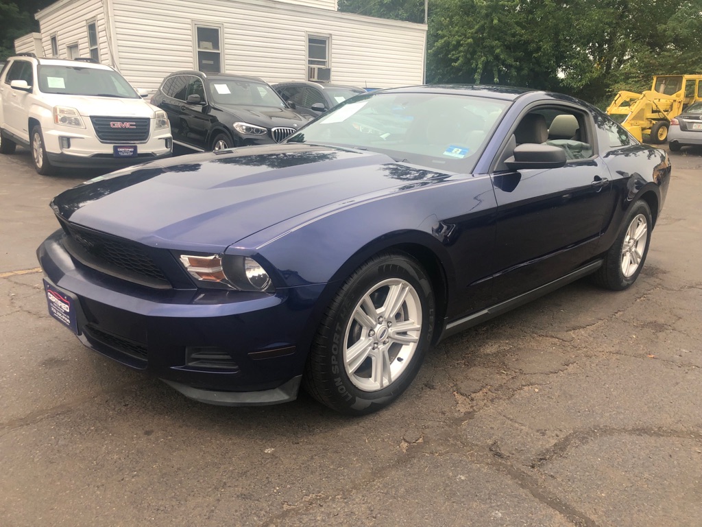 Photo 2 of this FORD MUSTANG
