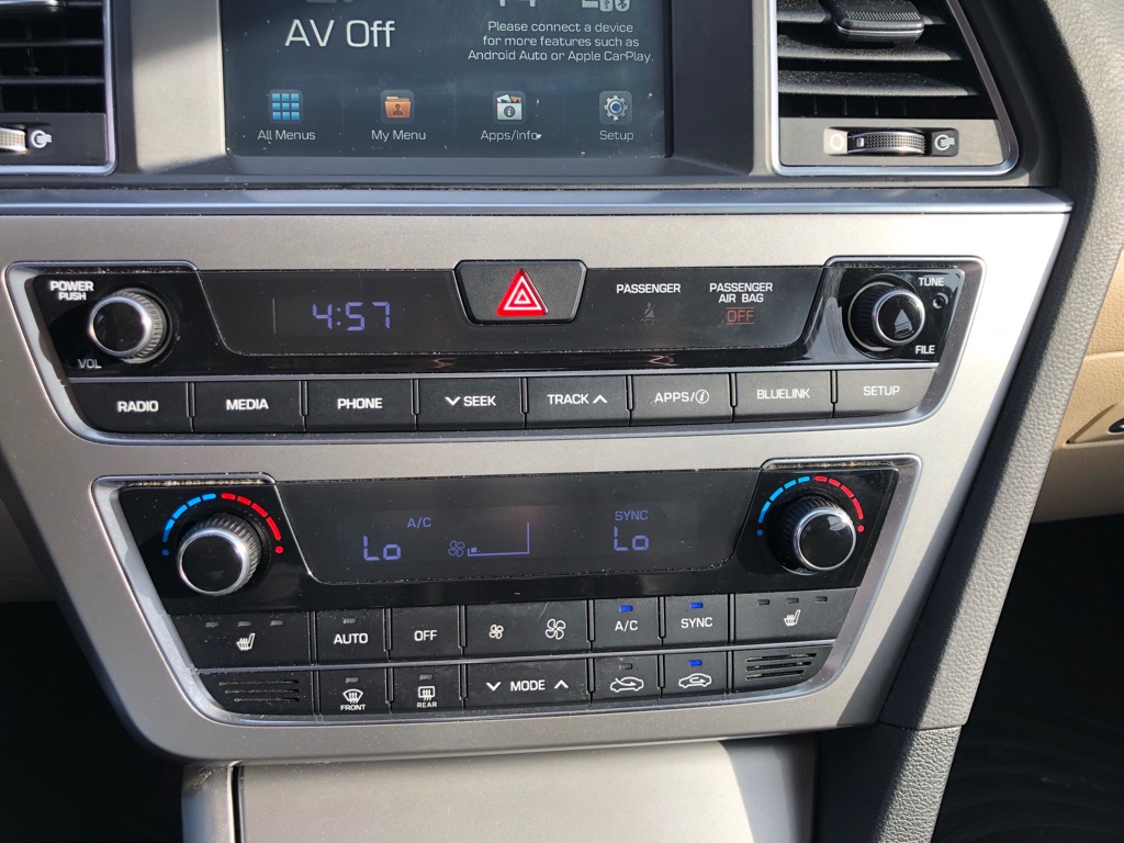 Photo 26 of this HYUNDAI SONATA