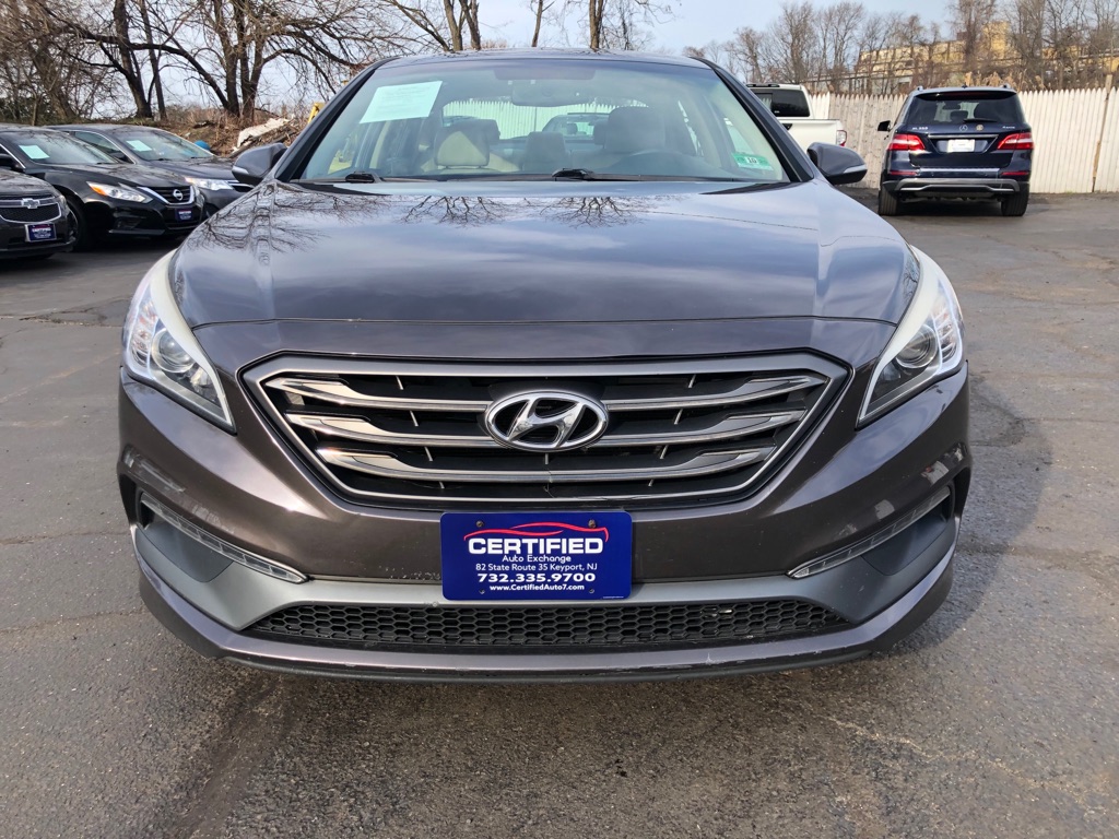 Photo 8 of this HYUNDAI SONATA