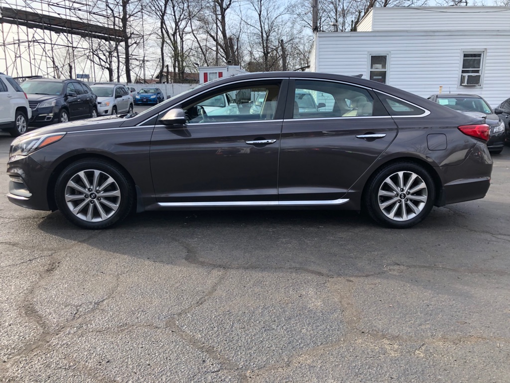 Photo 2 of this HYUNDAI SONATA