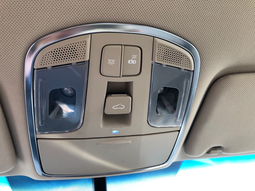 Photo 24 of this HYUNDAI SONATA