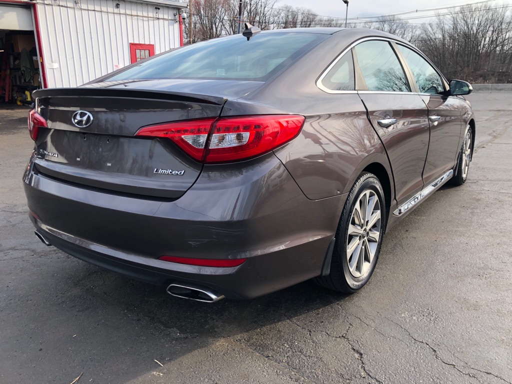 Photo 5 of this HYUNDAI SONATA