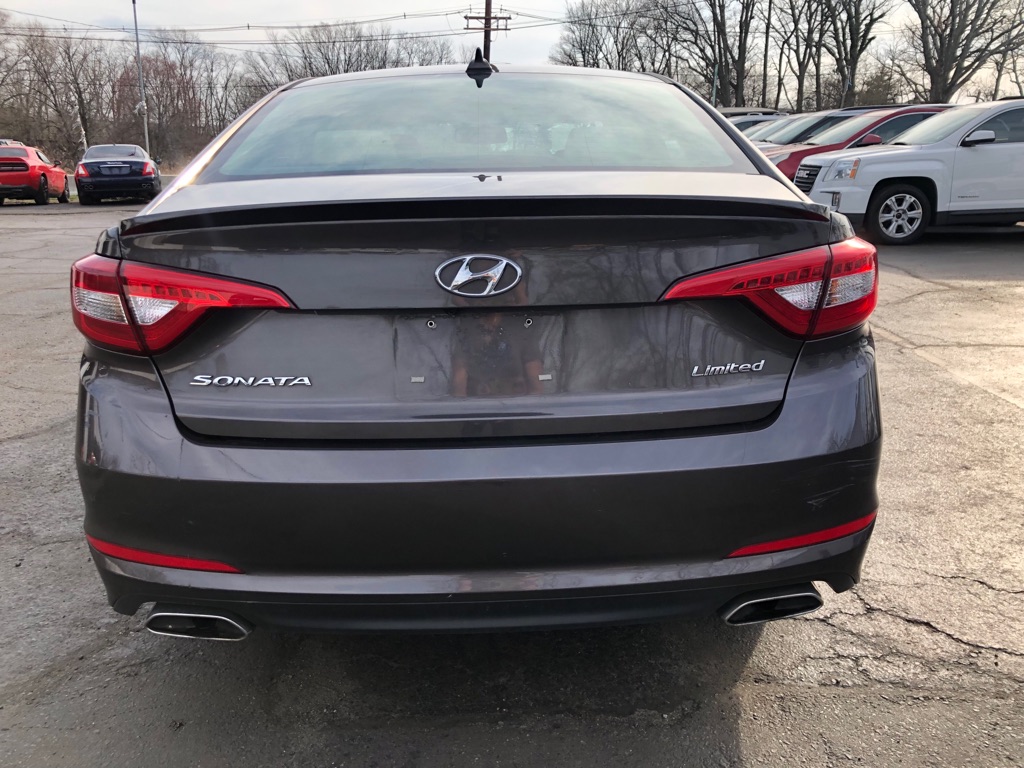 Photo 4 of this HYUNDAI SONATA