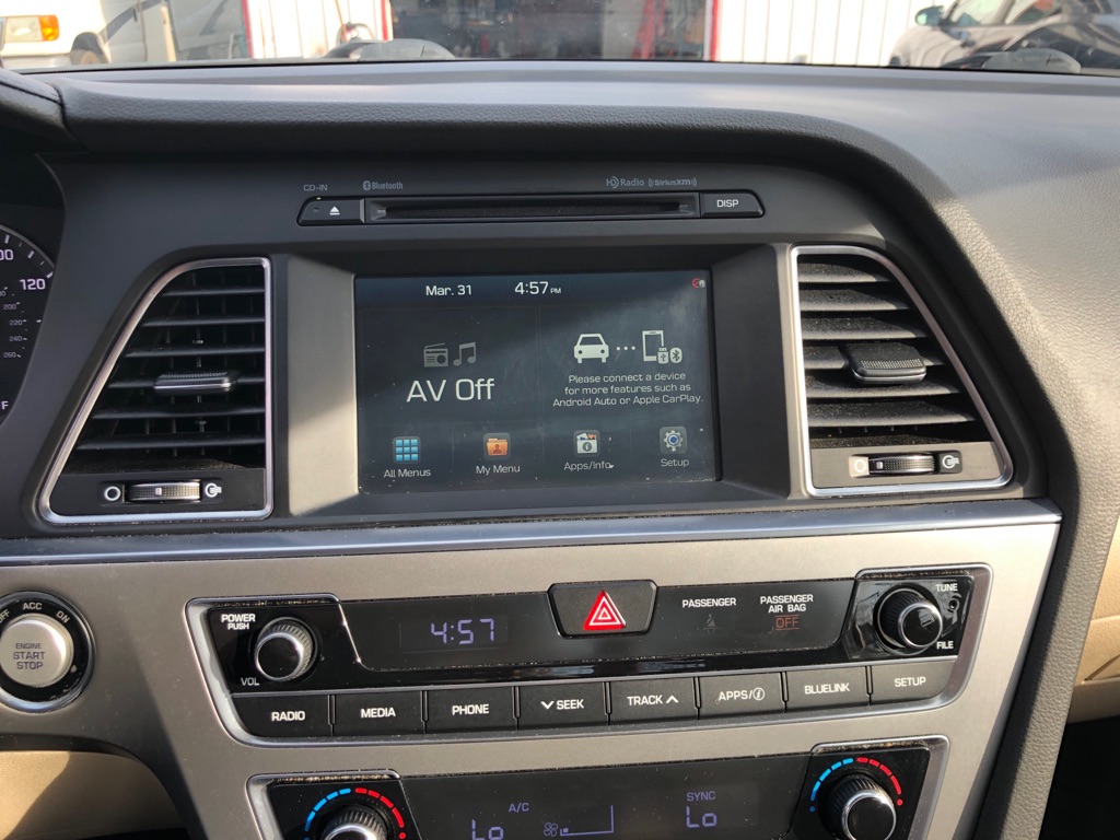 Photo 23 of this HYUNDAI SONATA