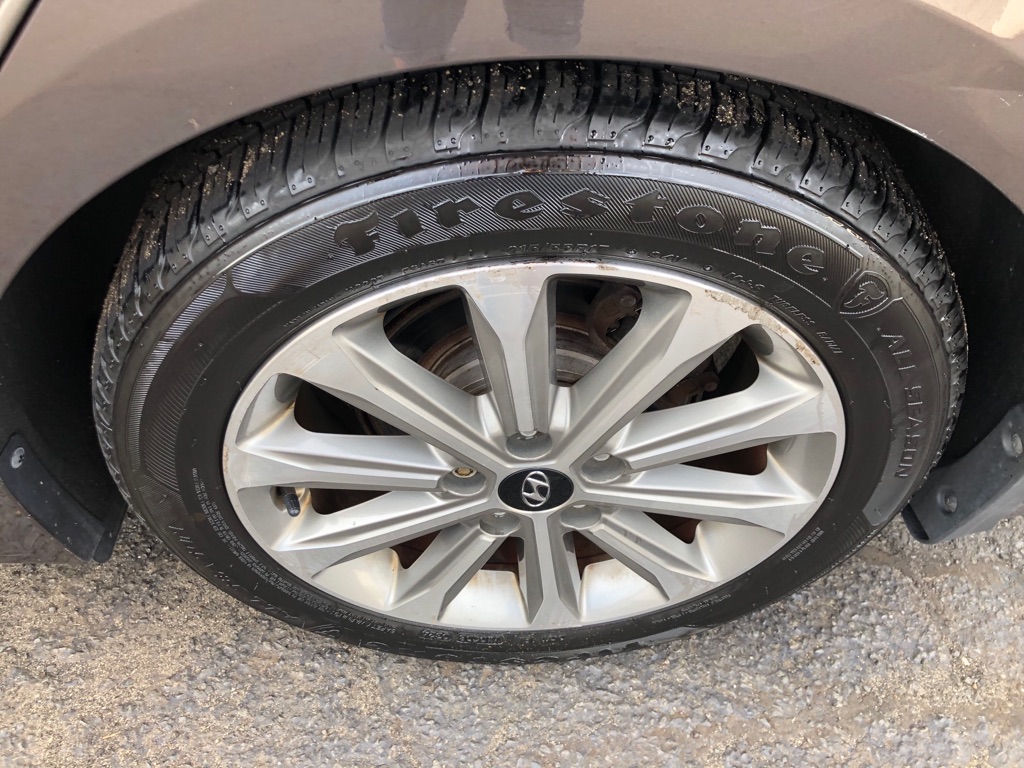Photo 11 of this HYUNDAI SONATA