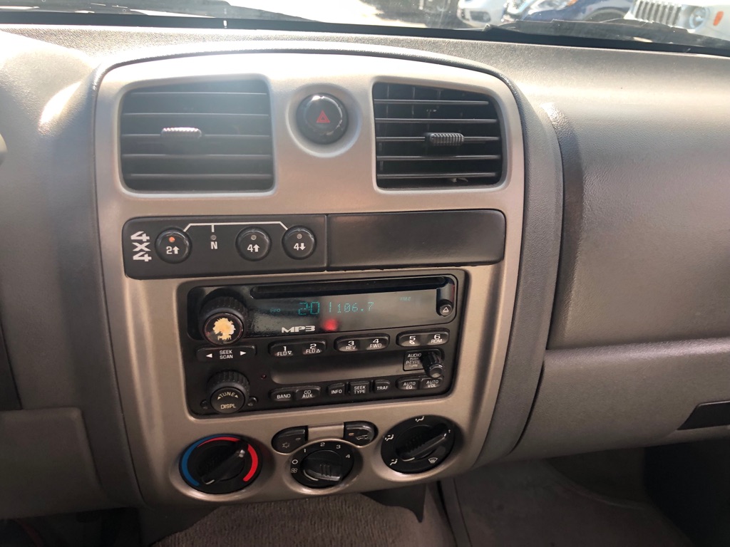 Photo 25 of this CHEVROLET COLORADO