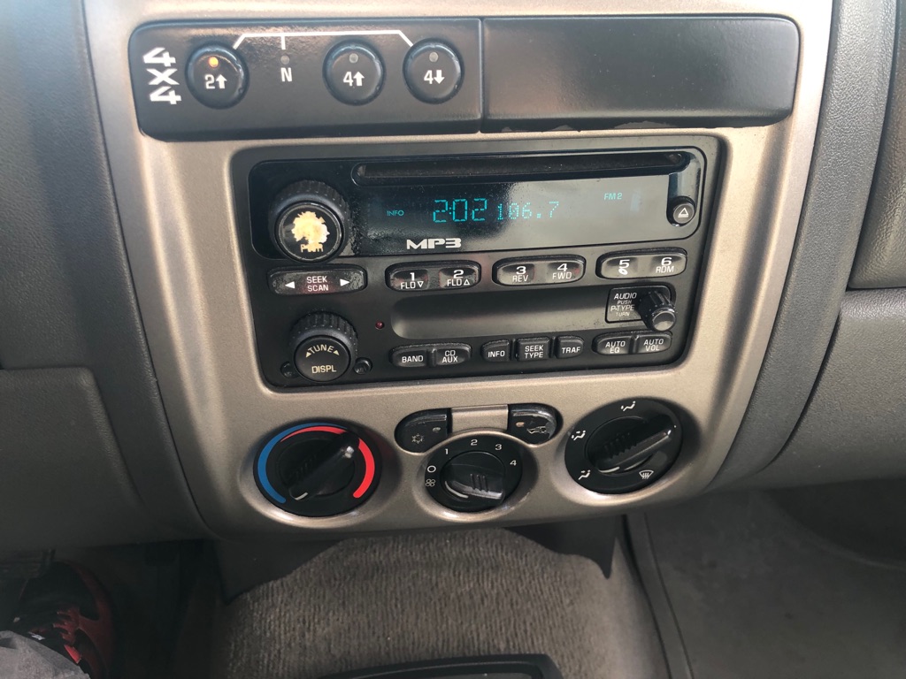 Photo 28 of this CHEVROLET COLORADO