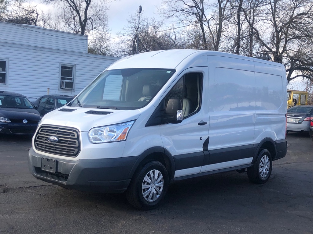 View vehicle photo 3