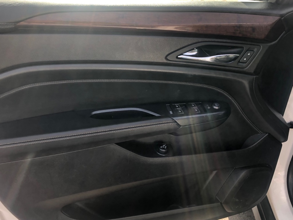 Photo 23 of this CADILLAC SRX