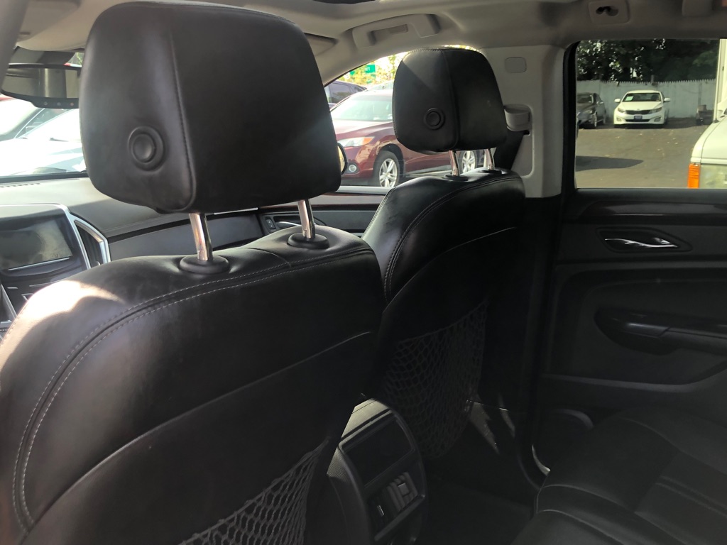 Photo 27 of this CADILLAC SRX