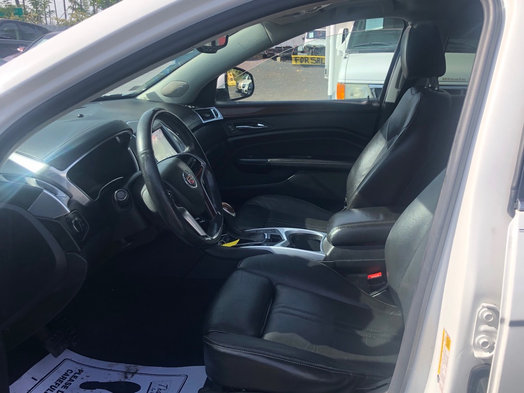 Photo 16 of this CADILLAC SRX
