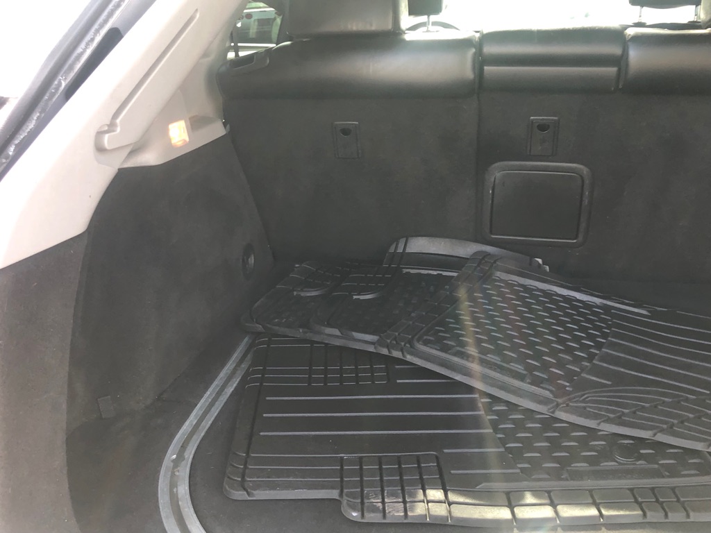 Photo 32 of this CADILLAC SRX