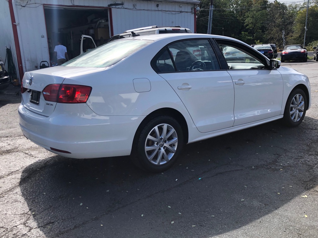 Photo 7 of this VOLKSWAGEN JETTA