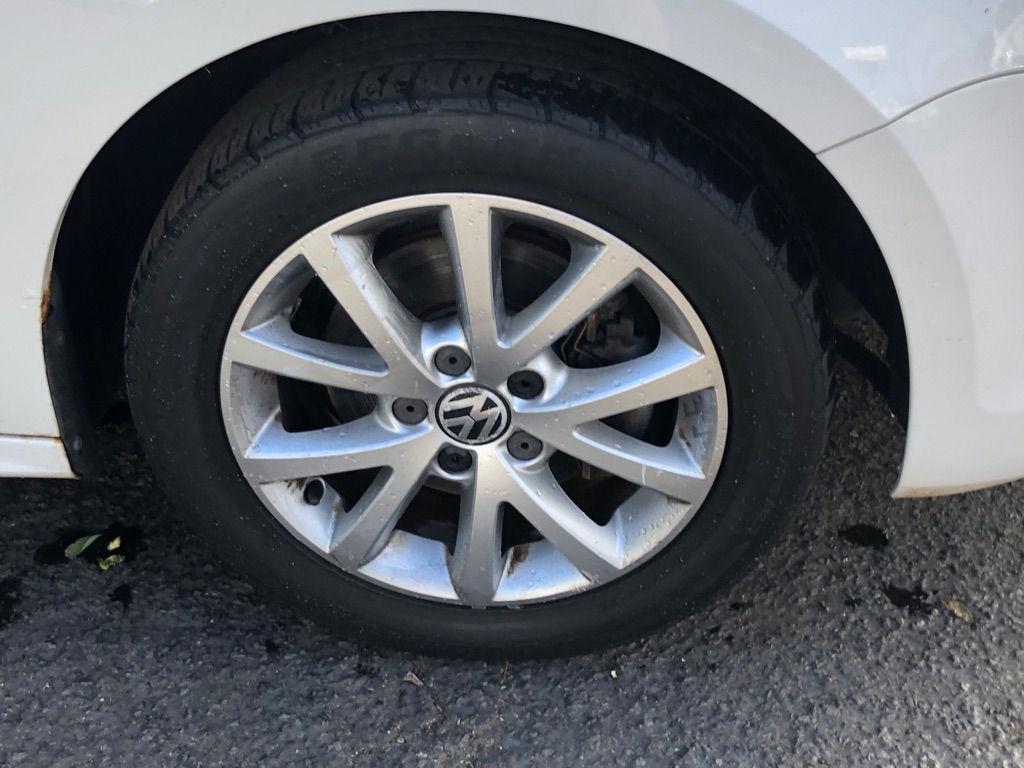 Photo 14 of this VOLKSWAGEN JETTA
