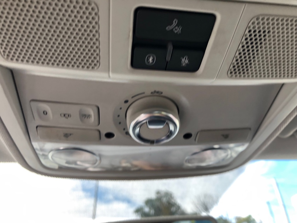 Photo 34 of this VOLKSWAGEN JETTA