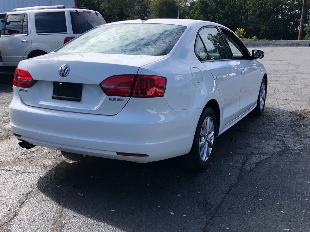 Photo 6 of this VOLKSWAGEN JETTA