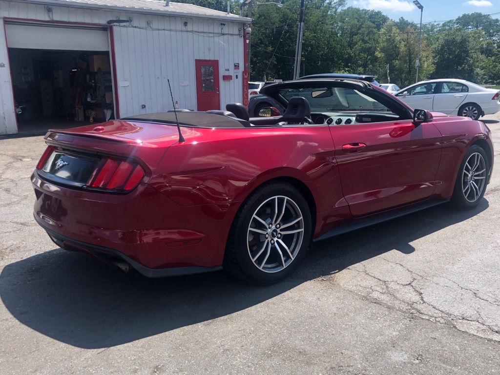 Photo 6 of this FORD MUSTANG
