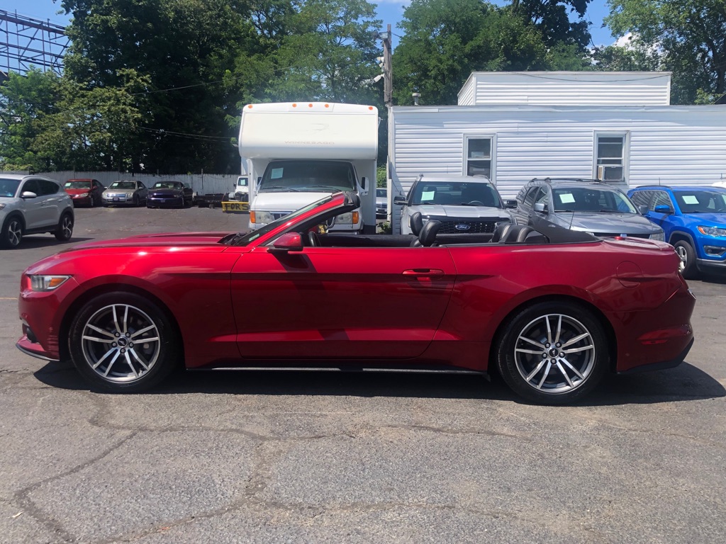 Photo 9 of this FORD MUSTANG
