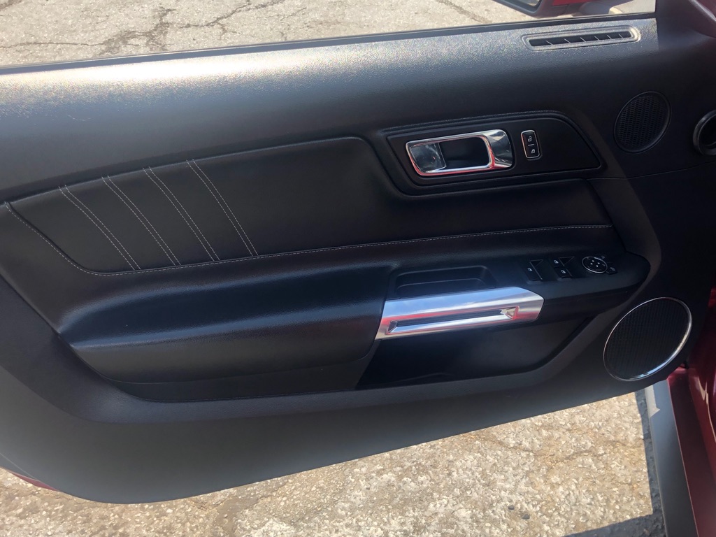 Photo 19 of this FORD MUSTANG