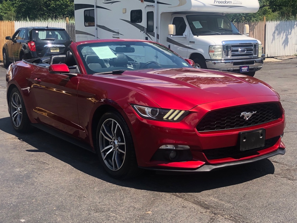 Photo 3 of this FORD MUSTANG