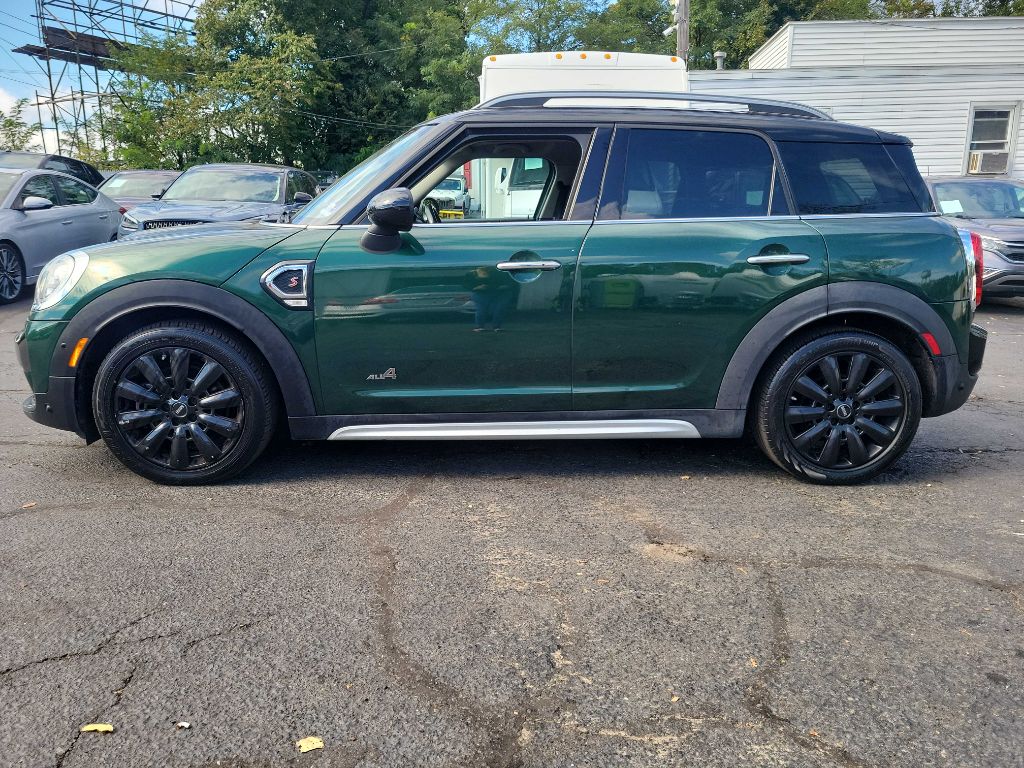 Photo 2 of this MINI COOPER