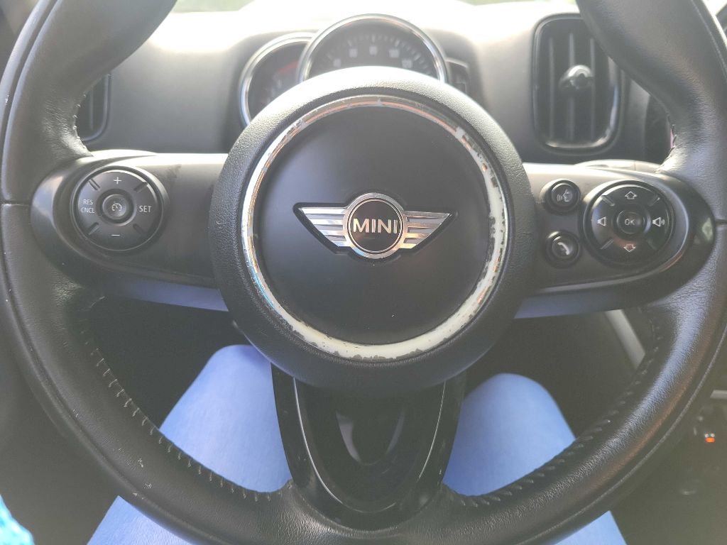 Photo 18 of this MINI COOPER