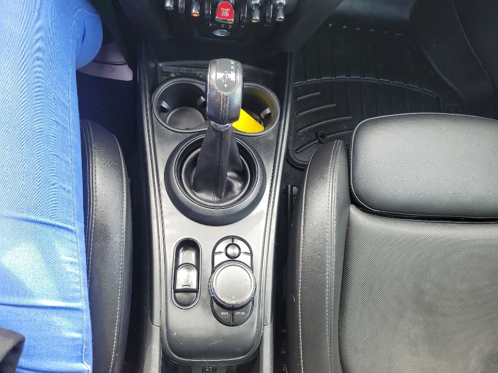 Photo 21 of this MINI COOPER