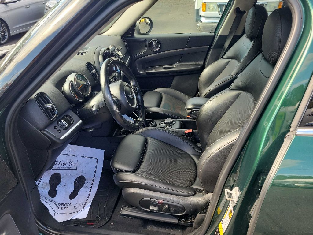 Photo 11 of this MINI COOPER