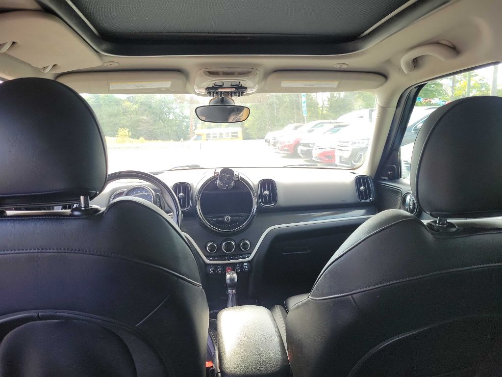 Photo 15 of this MINI COOPER