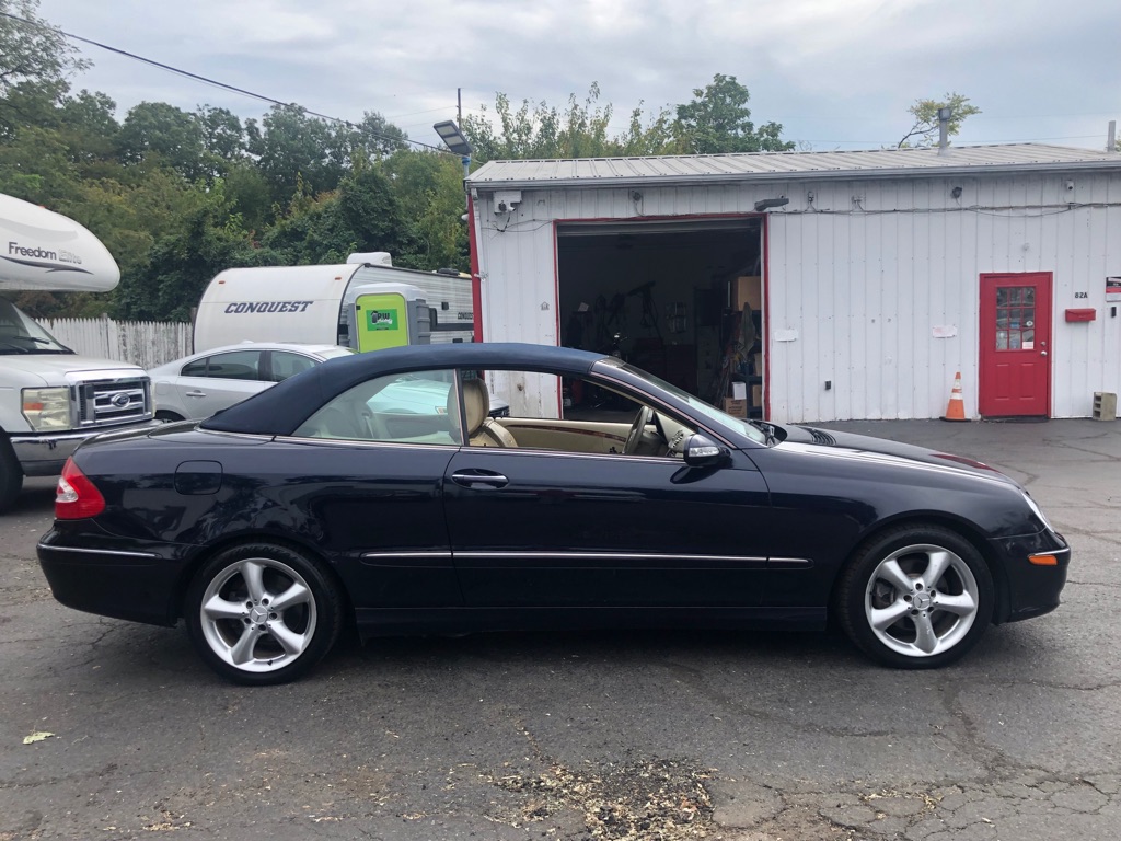 Photo 7 of this MERCEDES-BENZ CLK