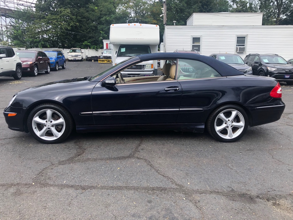 Photo 3 of this MERCEDES-BENZ CLK