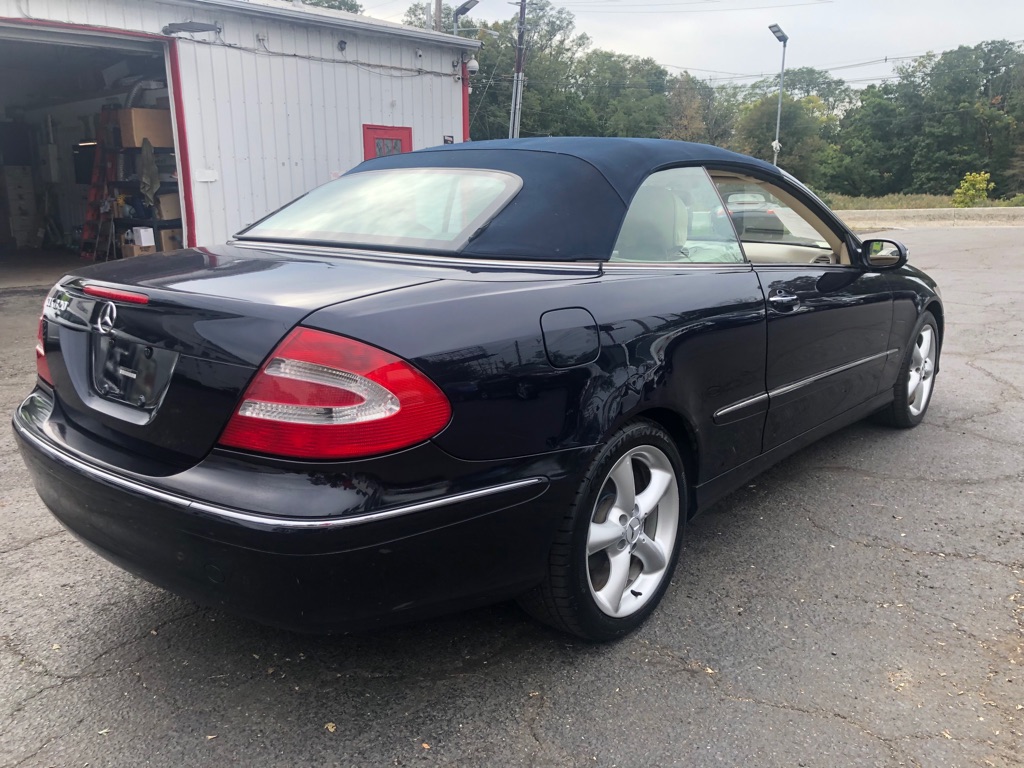 Photo 6 of this MERCEDES-BENZ CLK