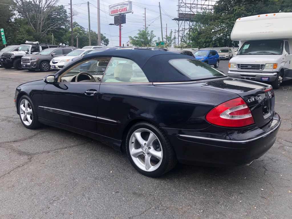 Photo 4 of this MERCEDES-BENZ CLK