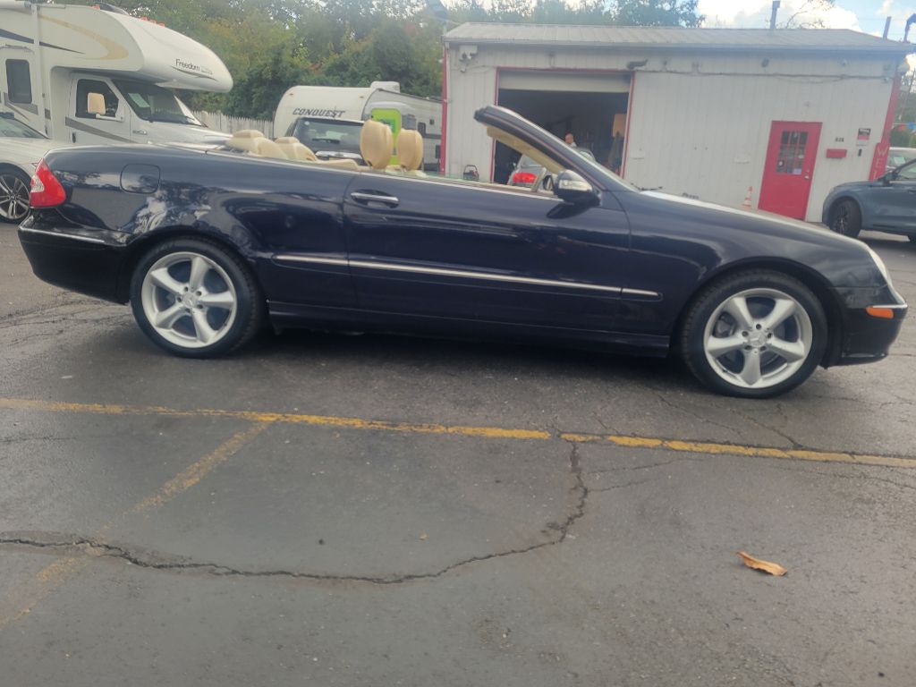 Photo 30 of this MERCEDES-BENZ CLK