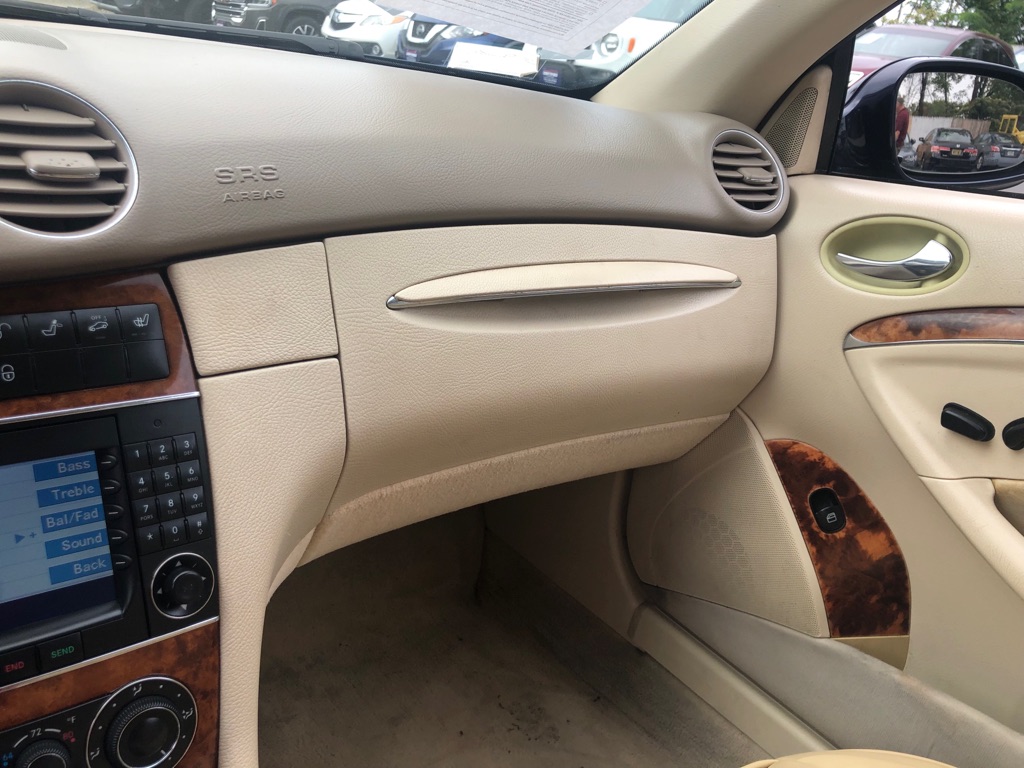 Photo 23 of this MERCEDES-BENZ CLK