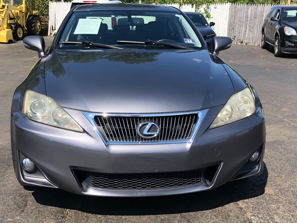 Photo 9 of this LEXUS IS