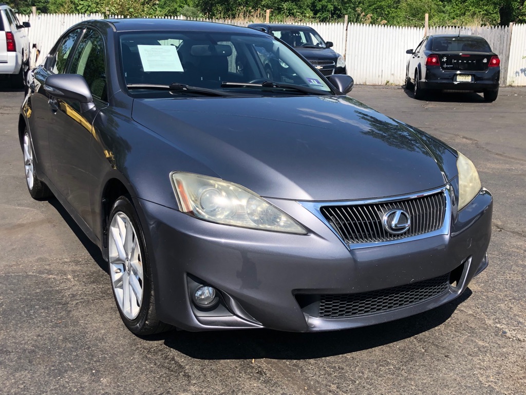 Photo 8 of this LEXUS IS