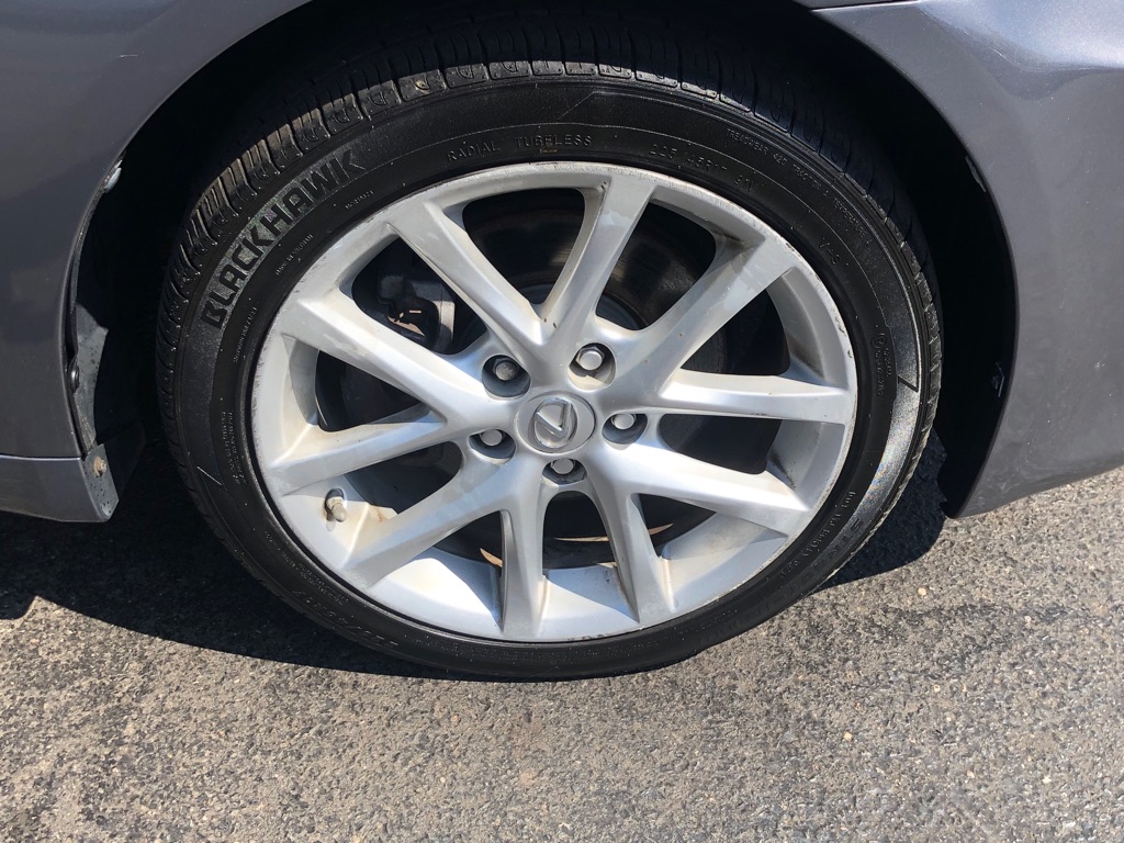 Photo 11 of this LEXUS IS