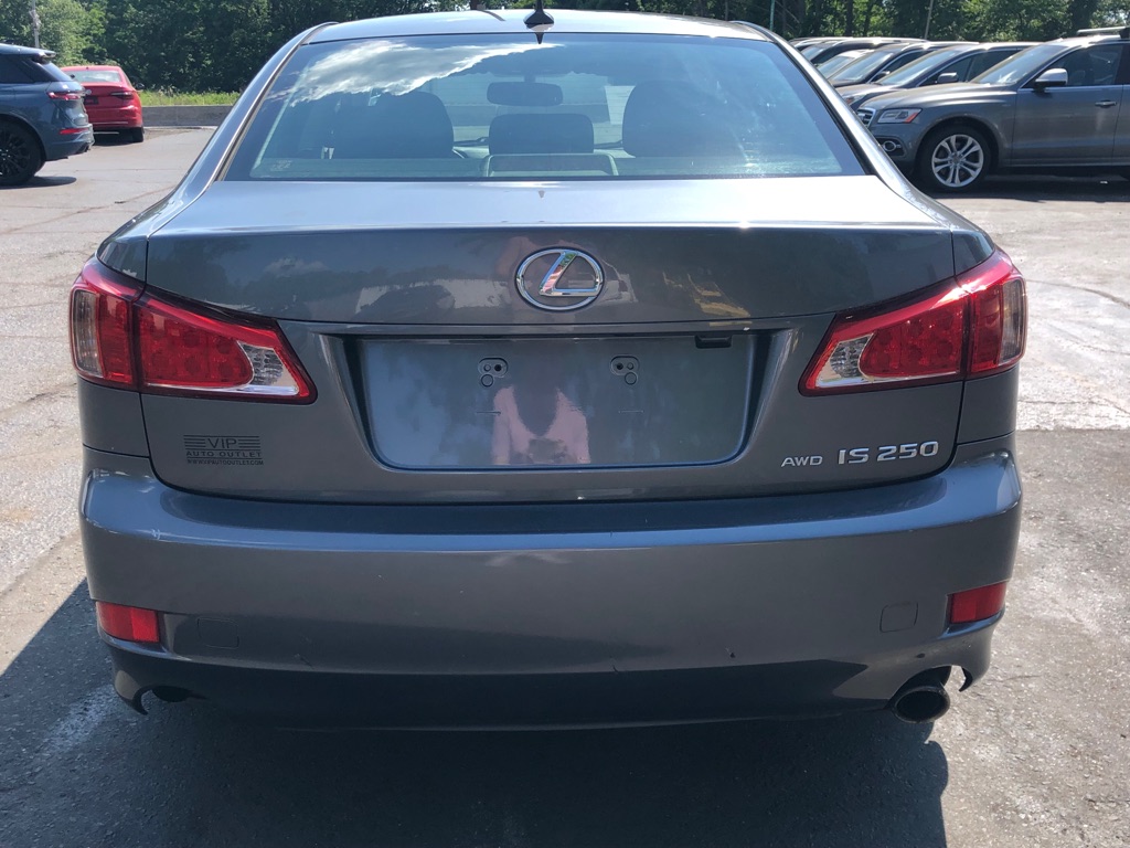 Photo 4 of this LEXUS IS