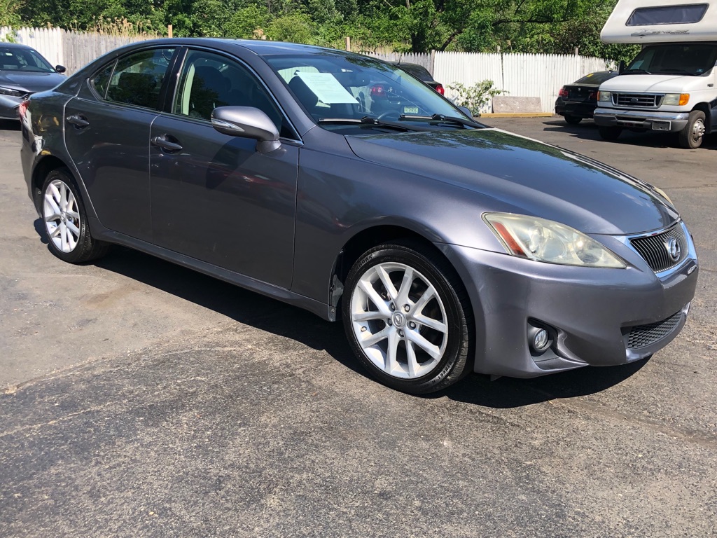 Photo 7 of this LEXUS IS