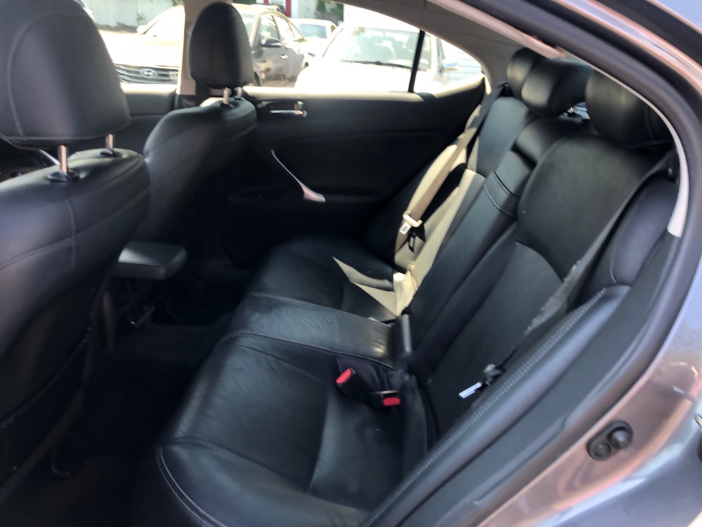 Photo 20 of this LEXUS IS
