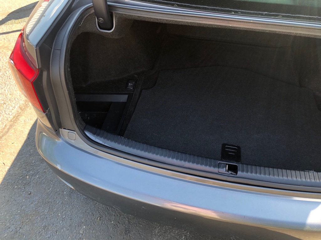 Photo 24 of this LEXUS IS